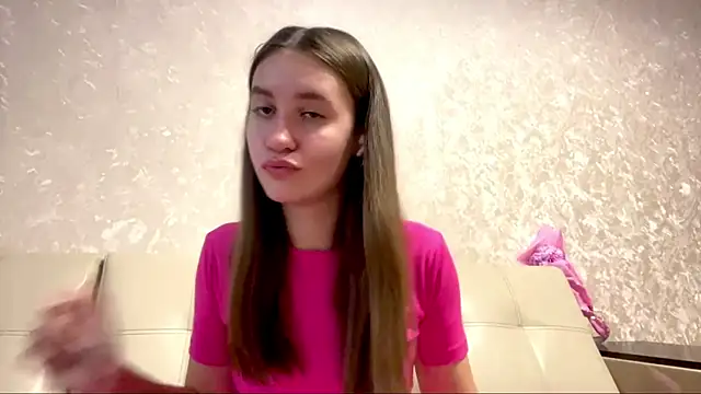 Snapshot of CurelJuule chatting on 10/24/25, 01:18 CurelJuule online show from 10/24/25, 01:18