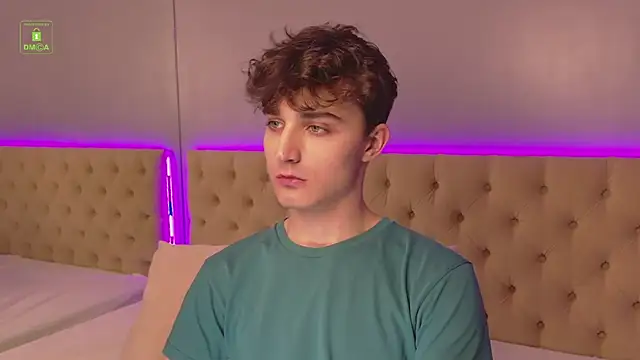 Snapshot of Richard_steele_hot chatting on 11/04/25, 03:22 Richard steele hot online show from 11/04/25, 03:22