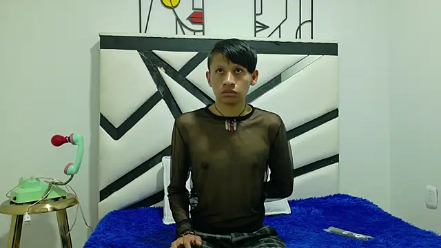 Snapshot of ALEXANDRO_BOVER chatting on 10/30/25, 07:36 ALEXANDRO BOVER online show from 10/30/25, 07:36