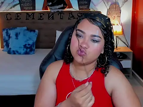 Snapshot of Prettyy_zoe chatting on 10/26/25, 11:49 Prettyy zoe online show from 10/26/25, 11:49