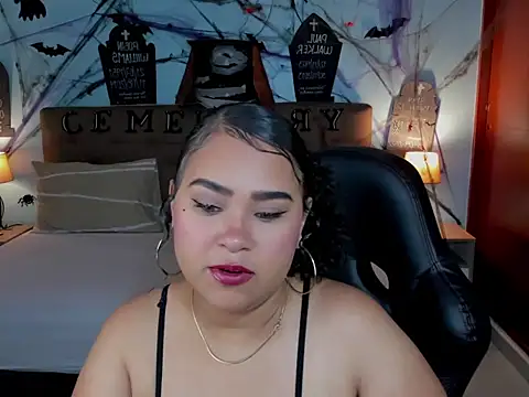 Snapshot of Prettyy_zoe chatting on 10/27/25, 11:58 Prettyy zoe online show from 10/27/25, 11:58