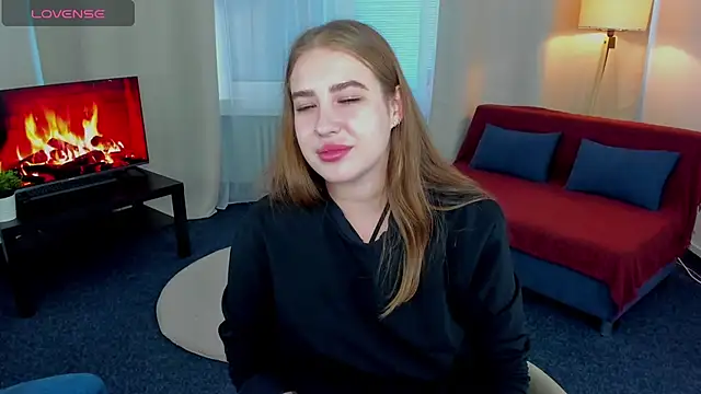 Snapshot of ElaraBloom chatting on 10/30/25, 02:07 ElaraBloom online show from 10/30/25, 02:07