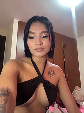 Snapshot of zoeejones chatting on 11/02/25, 09:17 zoeejones online show from 11/02/25, 09:17