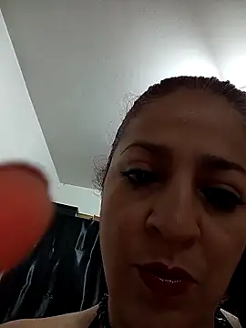 Snapshot of LAPOTRA_04 chatting on 10/25/25, 02:35 LAPOTRA 04 online show from 10/25/25, 02:35
