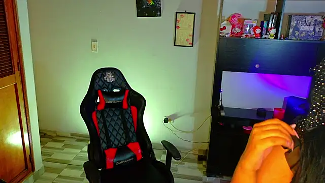 Marianaxprada online show from 11/13/25, 06:34