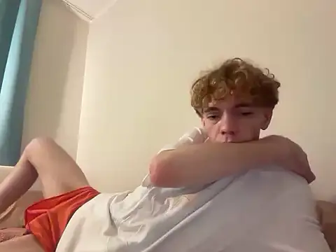 BrunoTwinkXXL online show from 10/25/25, 08:03