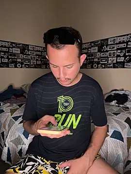 Snapshot of Honorat1 chatting on 10/28/25, 11:29 Honorat1 online show from 10/28/25, 11:29