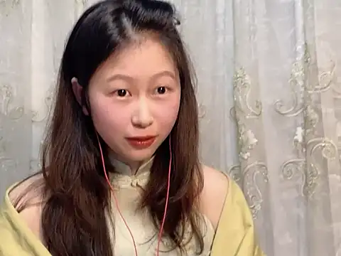 Snapshot of nuannuan35593 chatting on 10/25/25, 03:40 nuannuan35593 online show from 10/25/25, 03:40