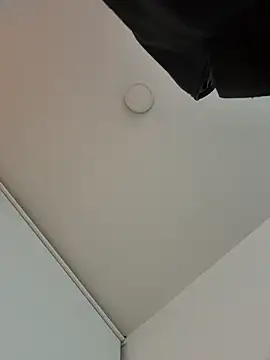 Tatishernandez online show from 10/31/25, 01:39