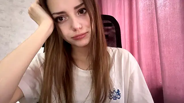 Snapshot of AliceStacy chatting on 10/26/25, 09:48 AliceStacy online show from 10/26/25, 09:48