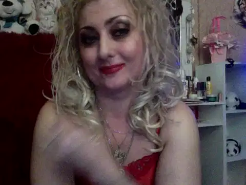 Snapshot of xHot_Amazonq chatting on 11/07/25, 10:43 xHot Amazonq online show from 11/07/25, 10:43