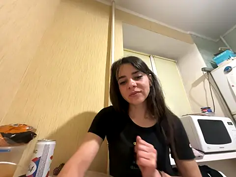 Snapshot of TinaLoverxq chatting on 10/28/25, 08:33 TinaLoverxq online show from 10/28/25, 08:33