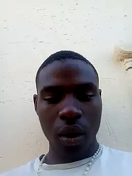 Snapshot of younggblackkCOCK19 chatting on 10/25/25, 03:40 younggblackkCOCK19 online show from 10/25/25, 03:40
