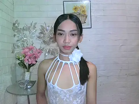 Snapshot of Queenpau chatting on 10/28/25, 12:41 Queenpau online show from 10/28/25, 12:41