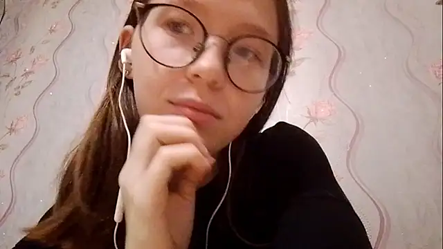 Snapshot of SalenaAhnell chatting on 10/25/25, 05:51 SalenaAhnell online show from 10/25/25, 05:51