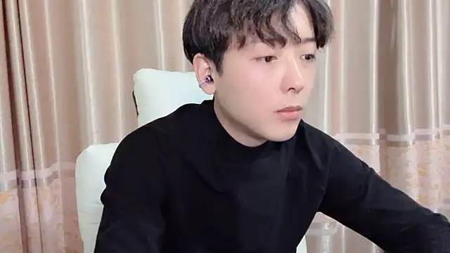 Snapshot of xiaoxiao1025 chatting on 10/26/25, 12:44 xiaoxiao1025 online show from 10/26/25, 12:44