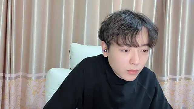 Snapshot of xiaoxiao1025 chatting on 10/29/25, 12:29 xiaoxiao1025 online show from 10/29/25, 12:29