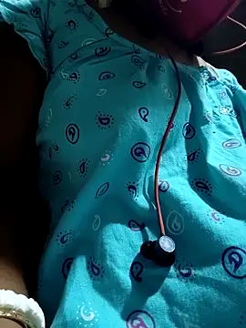 Danielbutterfly online show from 10/31/25, 06:03