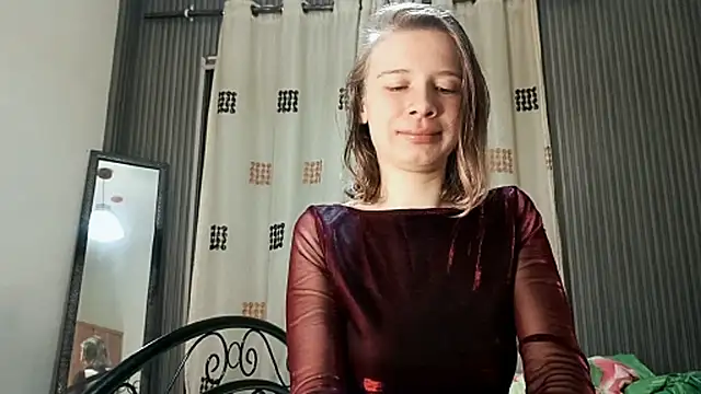 Snapshot of MargaretFairy chatting on 10/26/25, 06:03 MargaretFairy online show from 10/26/25, 06:03