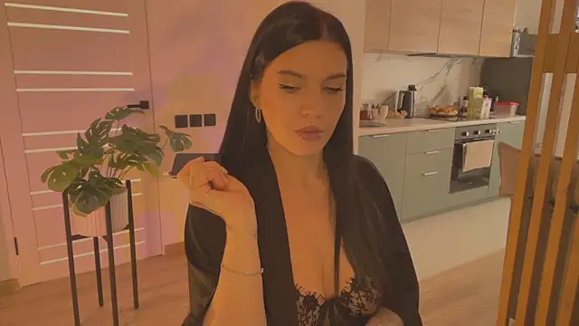 Snapshot of Angelsweetshy chatting on 10/26/25, 08:42 Angelsweetshy online show from 10/26/25, 08:42