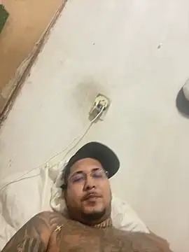 omascarado   online show from 10/30/25, 05:20