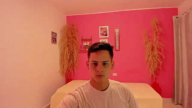 elmasmas01 online show from 11/12/25, 10:09