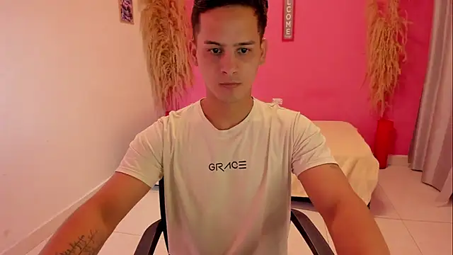 elmasmas01 online show from 11/15/25, 09:11