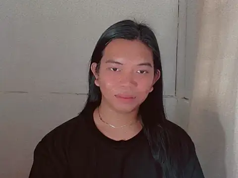 urlovely selena online show from 10/28/25, 02:26