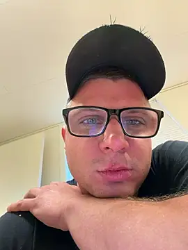 PolishBoy1995 online show from 11/05/25, 01:44