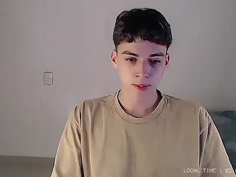 Snapshot of Sett_01 chatting on 10/26/25, 08:04 Sett 01 online show from 10/26/25, 08:04