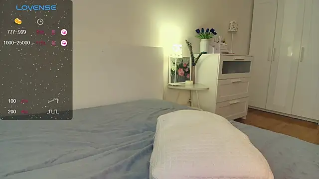 Snapshot of harriel1 chatting on 11/11/25, 03:06 harriel1 online show from 11/11/25, 03:06