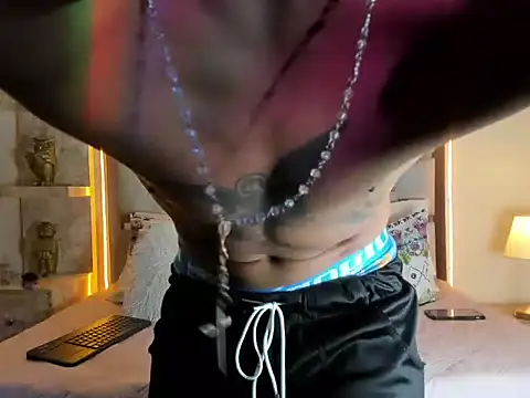 Snapshot of Andrew_Haalls chatting on 10/27/25, 04:22 Andrew Haalls online show from 10/27/25, 04:22