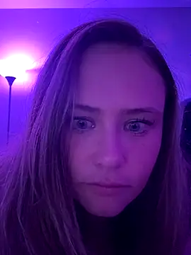 Snapshot of kaylacarson chatting on 10/28/25, 04:49 kaylacarson online show from 10/28/25, 04:49