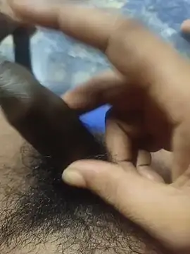 Snapshot of kkarish24 chatting on 10/27/25, 04:55 kkarish24 online show from 10/27/25, 04:55