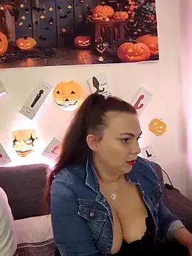 Snapshot of Lea_Squirt_Off chatting on 10/28/25, 06:10 Lea Squirt Off online show from 10/28/25, 06:10