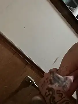 Snapshot of 40Kalisdaddy chatting on 11/17/25, 03:56 40Kalisdaddy online show from 11/17/25, 03:56