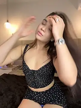 Snapshot of BabyShy- chatting on 11/13/25, 10:52 BabyShy- online show from 11/13/25, 10:52