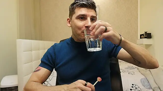  Alex Star online show from 11/04/25, 01:16