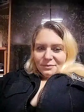 Lana-murr online show from 10/28/25, 06:43