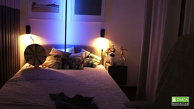 girl u never met online show from 11/08/25, 06:51