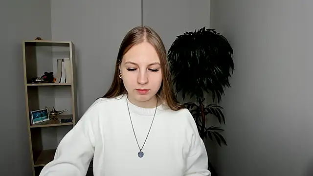 Snapshot of SuziGroody chatting on 10/29/25, 05:53 SuziGroody online show from 10/29/25, 05:53