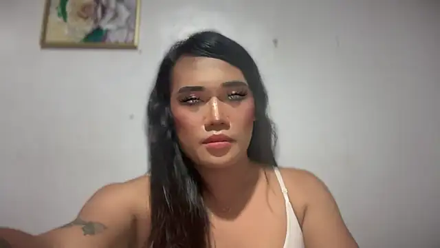 Snapshot of untouchable_mia chatting on 10/30/25, 01:01 untouchable mia online show from 10/30/25, 01:01