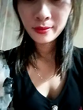 Snapshot of Em_xinh01 chatting on 10/29/25, 09:00 Em xinh01 online show from 10/29/25, 09:00