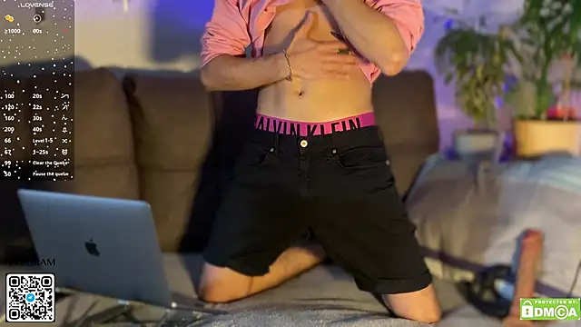 Snapshot of Kevin_Dooo chatting on 10/29/25, 05:53 Kevin Dooo online show from 10/29/25, 05:53