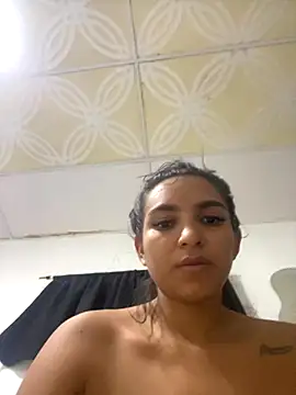 zui luu online show from 11/18/25, 10:41