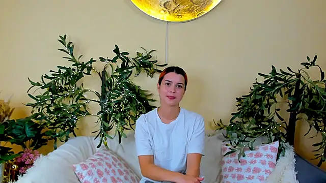 SharieTenuta online show from 10/29/25, 10:06