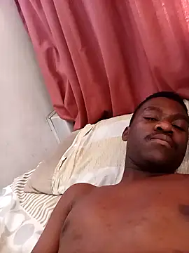 Snapshot of dzicky33 chatting on 10/28/25, 10:08 dzicky33 online show from 10/28/25, 10:08