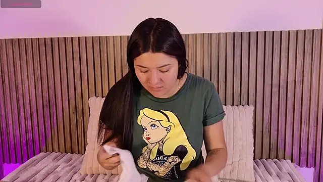 Maddy69a   online show from 10/31/25, 03:57