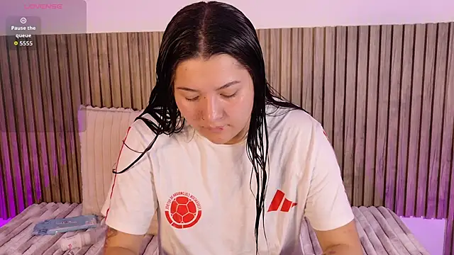 Maddy69a   online show from 11/06/25, 07:48