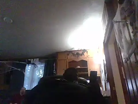 Snapshot of swolehammer chatting on 10/28/25, 10:34 swolehammer online show from 10/28/25, 10:34